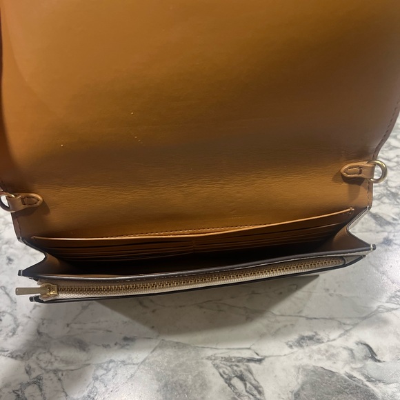 Coach Hayden Foldover Crossbody Clutch With Floral Bow Print 31587 - Picture 2 of 5